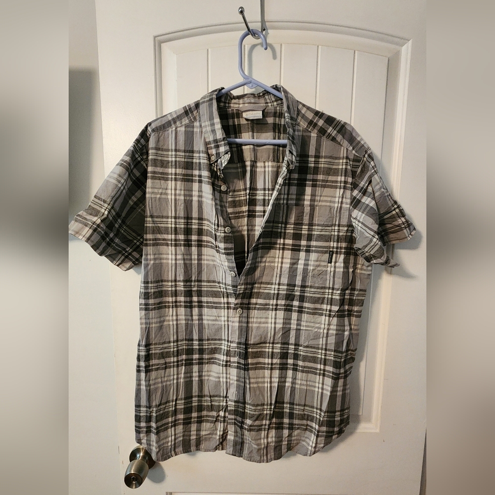 Columbia short sleeved mens button down